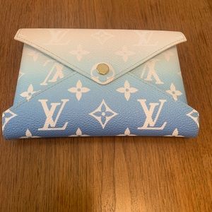 Louis Vuitton “By the Pool” MEDIUM blue Kirigami pouch. Genuine Made in France